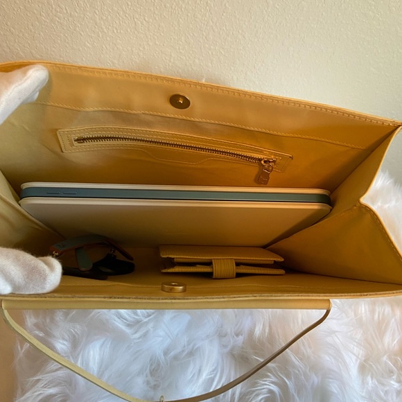 Louis Vuitton Vintage St. Tropez GUC Vanilla EPI Leather Shoulder Bag ONLY - Picture 15 of 16